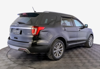 Подержанный автомобиль Ford Explorer 2017 года (5 фото)