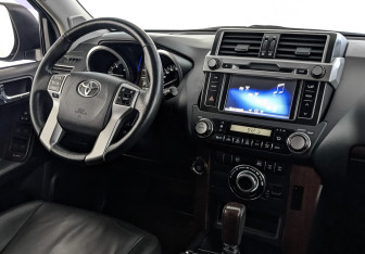 Подержанный автомобиль Toyota Land Cruiser Prado 2014 года (30 фото)