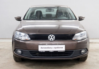 Подержанный автомобиль Volkswagen Jetta Sedan 2012 года (2 фото)