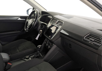 Подержанный автомобиль Volkswagen Tiguan 2018 года (13 фото)