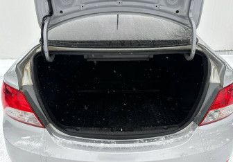 Подержанный автомобиль Hyundai Solaris Sedan 2014 года (15 фото)