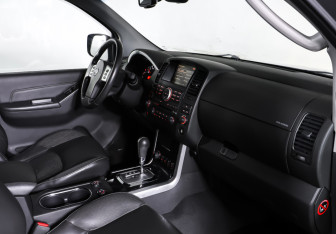 Подержанный автомобиль Nissan Pathfinder 2011 года (11 фото)