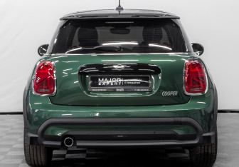 Подержанный автомобиль MINI Hatch 2021 года (7 фото)
