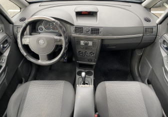 Подержанный автомобиль Opel Meriva 2008 года (10 фото)