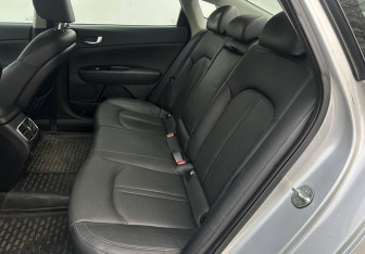 Подержанный автомобиль Kia Optima Sedan 2018 года (10 фото)