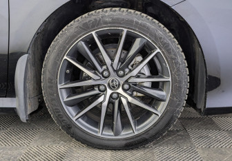 Подержанный автомобиль Toyota Camry Sedan 2021 года (12 фото)