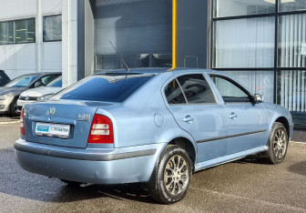 Подержанный автомобиль Skoda Octavia Liftback 2008 года (5 фото)