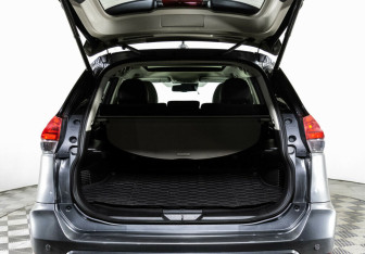 Подержанный автомобиль Nissan X-Trail 2020 года (20 фото)