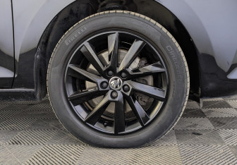 Подержанный автомобиль Skoda Rapid Liftback 2021 года (12 фото)