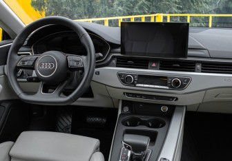 Подержанный автомобиль Audi A5 Coupe 2022 года (10 фото)