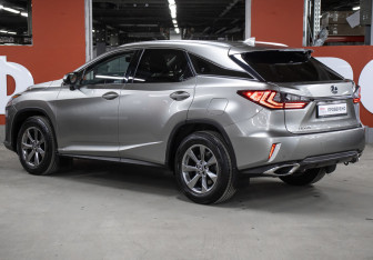 Подержанный автомобиль Lexus RX 2019 года (7 фото)
