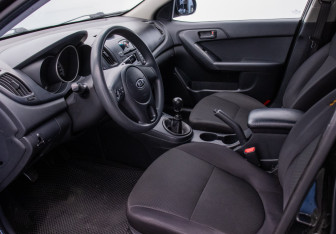 Подержанный автомобиль Kia Cerato Sedan 2009 года (10 фото)