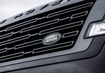 Подержанный автомобиль Land Rover Range Rover 2025 года (32 фото)