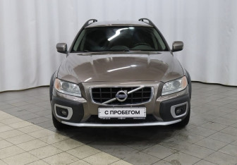 Подержанный автомобиль Volvo XC70 2012 года (2 фото)