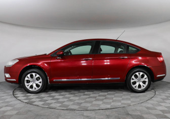 Подержанный автомобиль Citroen C5 Sedan 2010 года (8 фото)