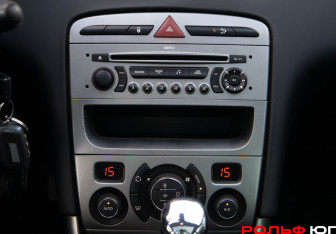 Подержанный автомобиль Peugeot 308 Wagon 2008 года (13 фото)
