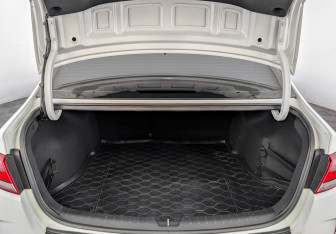 Подержанный автомобиль Kia Rio Sedan 2020 года (10 фото)