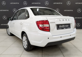 Подержанный автомобиль LADA (ВАЗ) Granta Sedan 2023 года (7 фото)