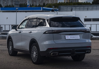 Подержанный автомобиль Chery Tiggo 9 2024 года (7 фото)