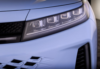 Подержанный автомобиль Exeed RX 2023 года (17 фото)