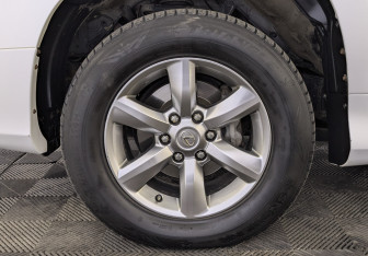 Подержанный автомобиль Lexus GX 2012 года (12 фото)