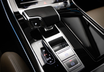 Подержанный автомобиль Audi Q7 2021 года (21 фото)