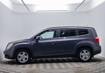 Подержанный автомобиль Chevrolet Orlando 2012 года (8 фото)