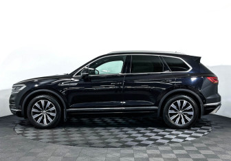 Подержанный автомобиль Volkswagen Touareg 2019 года (8 фото)