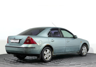 Подержанный автомобиль Ford Mondeo Sedan 2001 года (5 фото)
