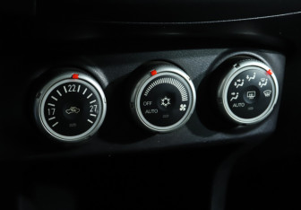 Подержанный автомобиль Mitsubishi Outlander 2007 года (15 фото)