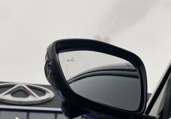 Подержанный автомобиль Changan UNI-K 2023 года (19 фото)