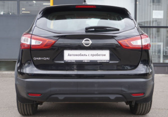 Подержанный автомобиль Nissan Qashqai 2018 года (6 фото)