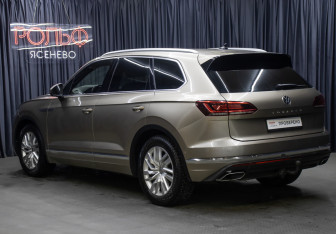 Подержанный автомобиль Volkswagen Touareg 2019 года (7 фото)