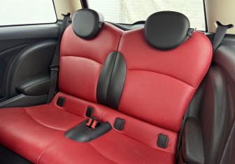 Подержанный автомобиль MINI Hatch 2013 года (11 фото)