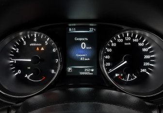 Подержанный автомобиль Nissan X-Trail 2016 года (15 фото)