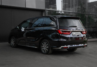 Подержанный автомобиль Honda Odyssey Minivan 2024 года (6 фото)