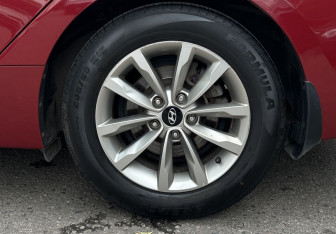 Подержанный автомобиль Hyundai i40 Sedan 2016 года (16 фото)