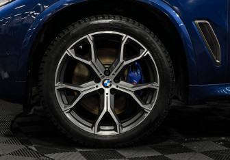 Подержанный автомобиль BMW X5 2018 года (7 фото)