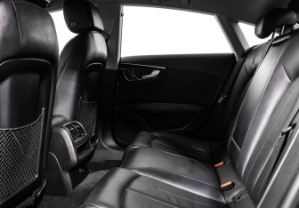 Подержанный автомобиль Audi A7 2014 года (12 фото)