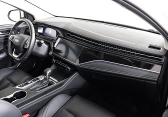 Подержанный автомобиль Omoda S5 2024 года (11 фото)