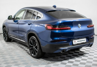Подержанный автомобиль BMW X4 2021 года (7 фото)
