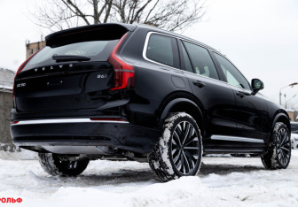 Новый Volvo XC90 2025 (3 фото)