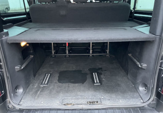 Подержанный автомобиль Renault Trafic 2021 года (13 фото)