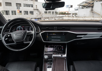 Подержанный автомобиль Audi A7 2021 года (12 фото)