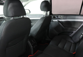 Подержанный автомобиль Skoda Octavia Liftback 2012 года (12 фото)