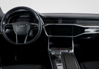 Подержанный автомобиль Audi A6 Sedan 2019 года (12 фото)