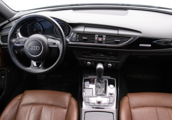 Подержанный автомобиль Audi A6 Sedan 2017 года (13 фото)