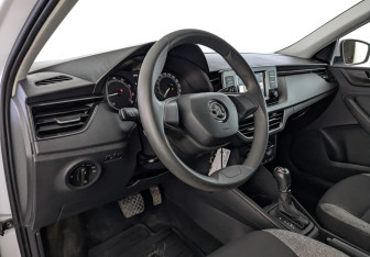 Подержанный автомобиль Skoda Rapid Liftback 2021 года (15 фото)