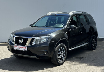 Подержанный автомобиль Nissan Terrano 2015 года (1 фото)