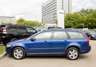 Подержанный автомобиль Volvo V50 2008 года (6 фото)